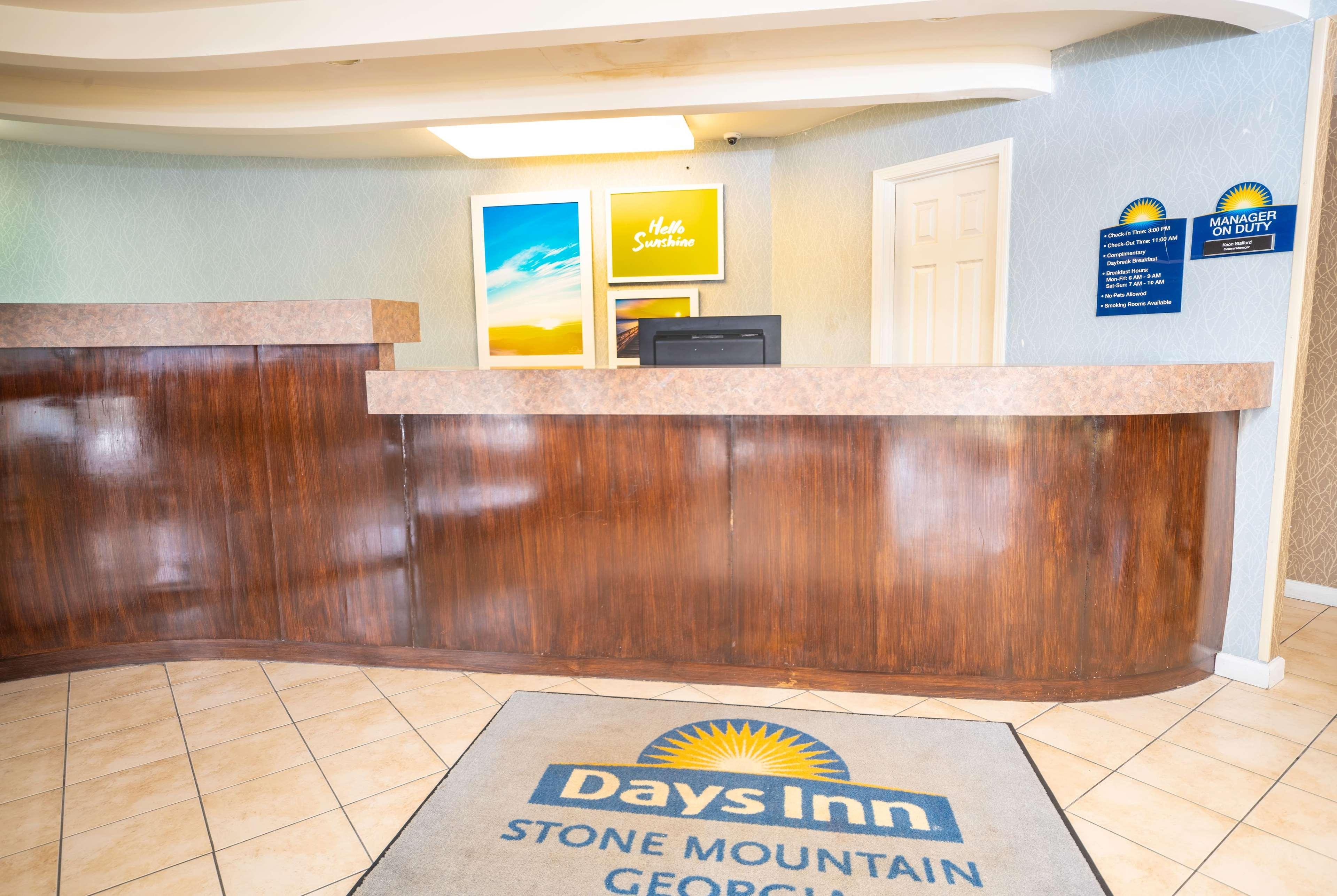 Days Inn By Wyndham Atlanta Stone Mountain Kültér fotó